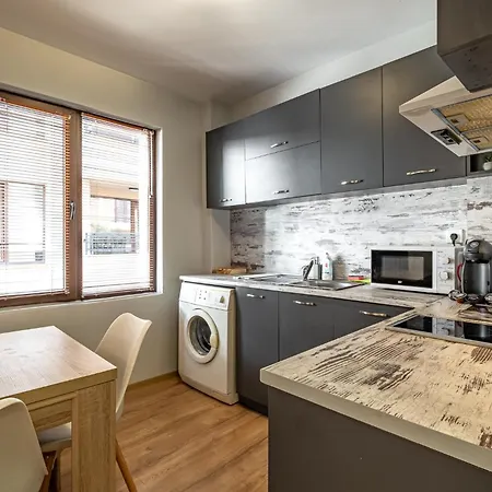 شقة Karavelov Center