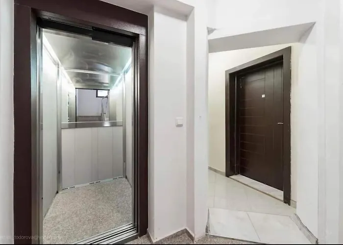 Апартамент Karavelov Center Варна