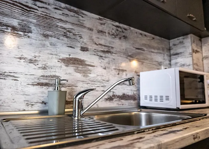 Karavelov Center Варна