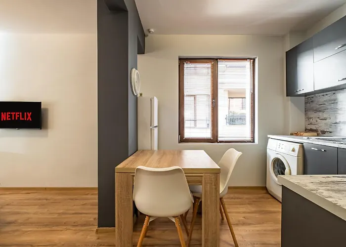 Karavelov Center * Varna